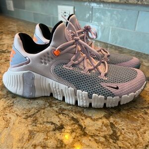 Women’s Nike Metcon cross training shoes 9.5